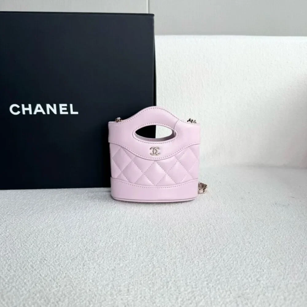 CHANEL brand color